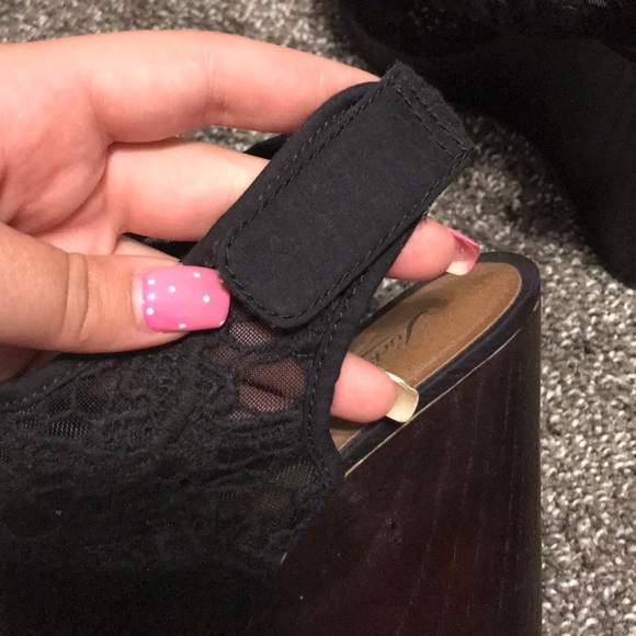 Lucky Brand Wedges - Picture 3 of 5